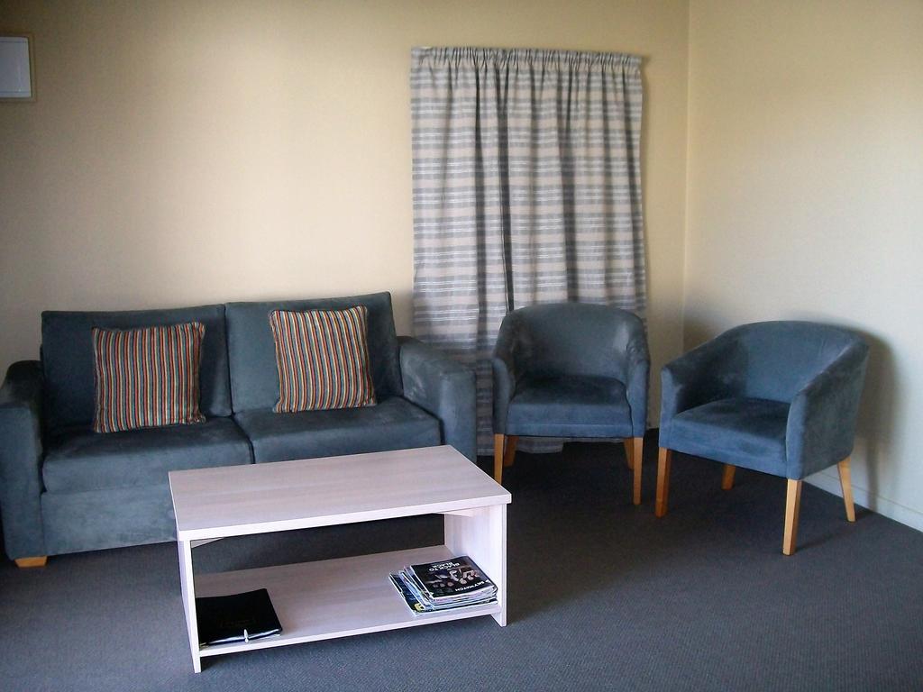 Sierra Motel And Apartments