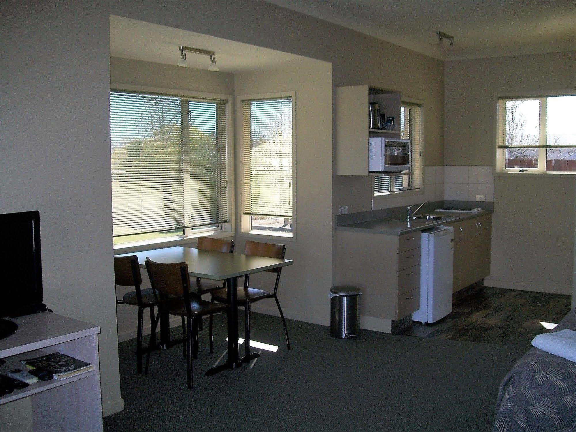 Sierra Motel And Apartments 4*